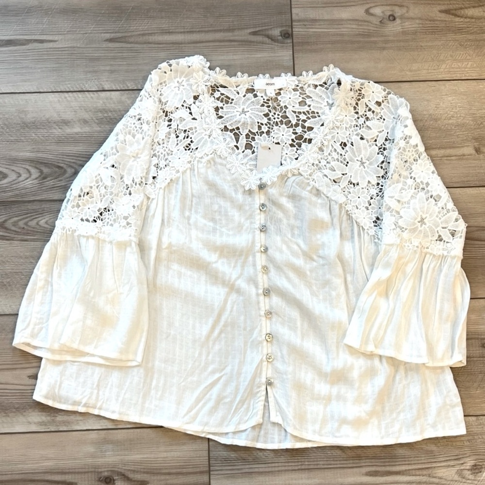 VICI - Nancy Crochet Lace Button Down Top